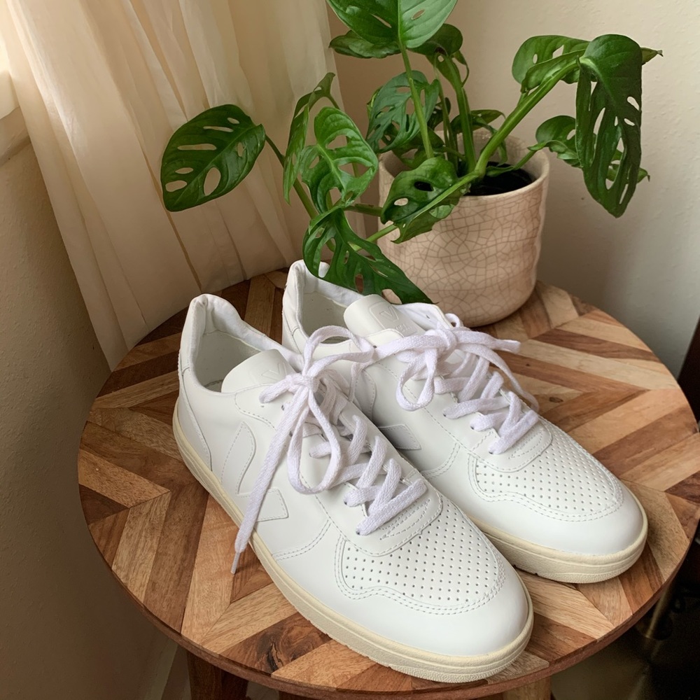 Veja V-10 sneakers white